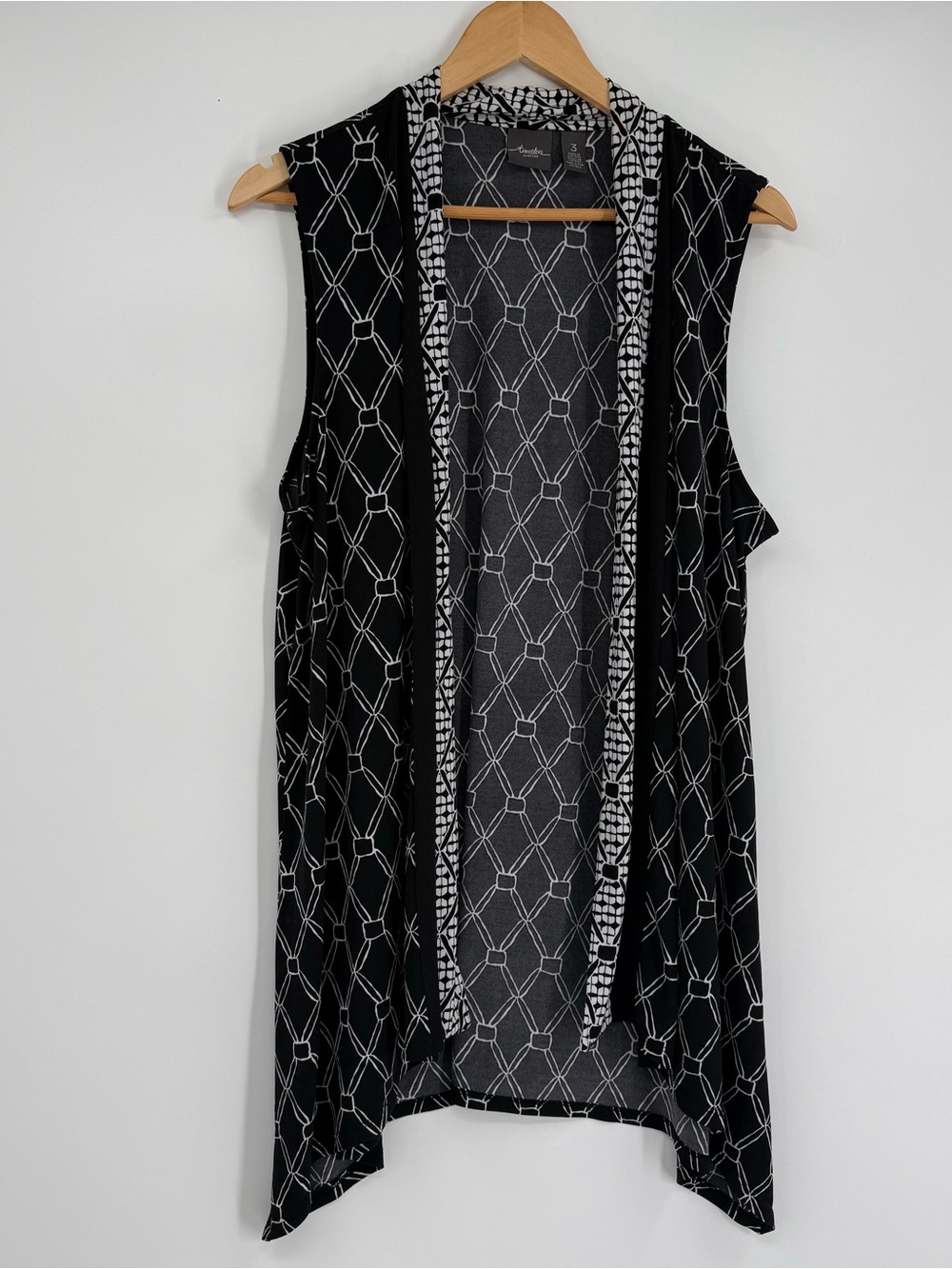 Chico's Travelers open Black White Vest Sleeveless Top Geometric Size 3 (XL)
